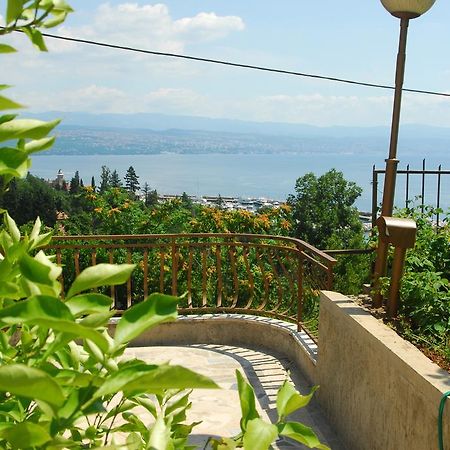 Villa Vera Icici Bagian luar foto