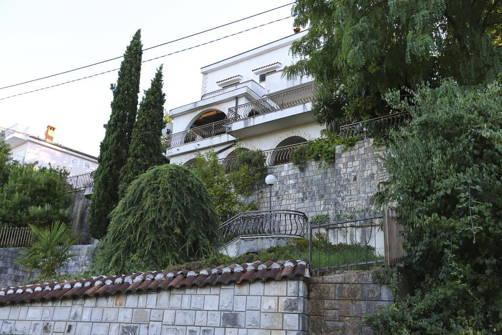Villa Vera Icici Bagian luar foto