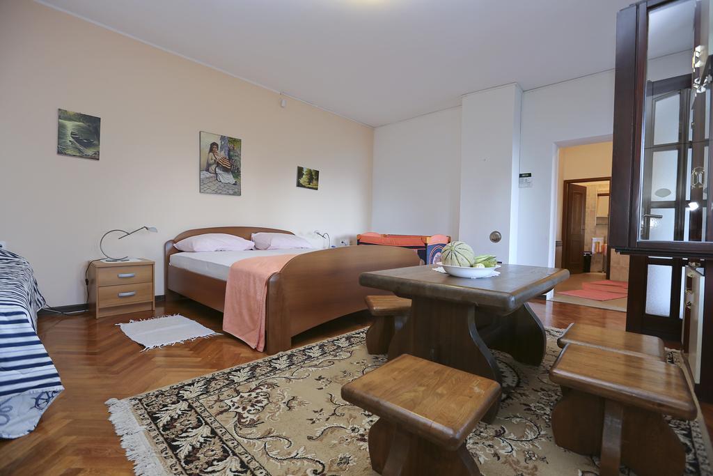 Villa Vera Icici Bagian luar foto